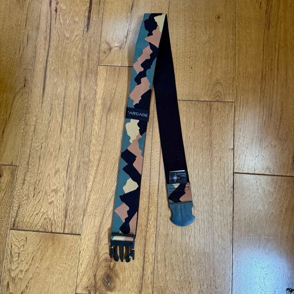 Arcade Men's Camo Belt - very lightly used